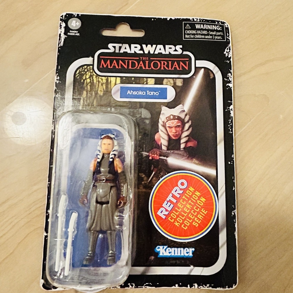 STAR WARS The Mandalorian Ahsoka Tano Retro Action Figure Hasbro Kenner F4459